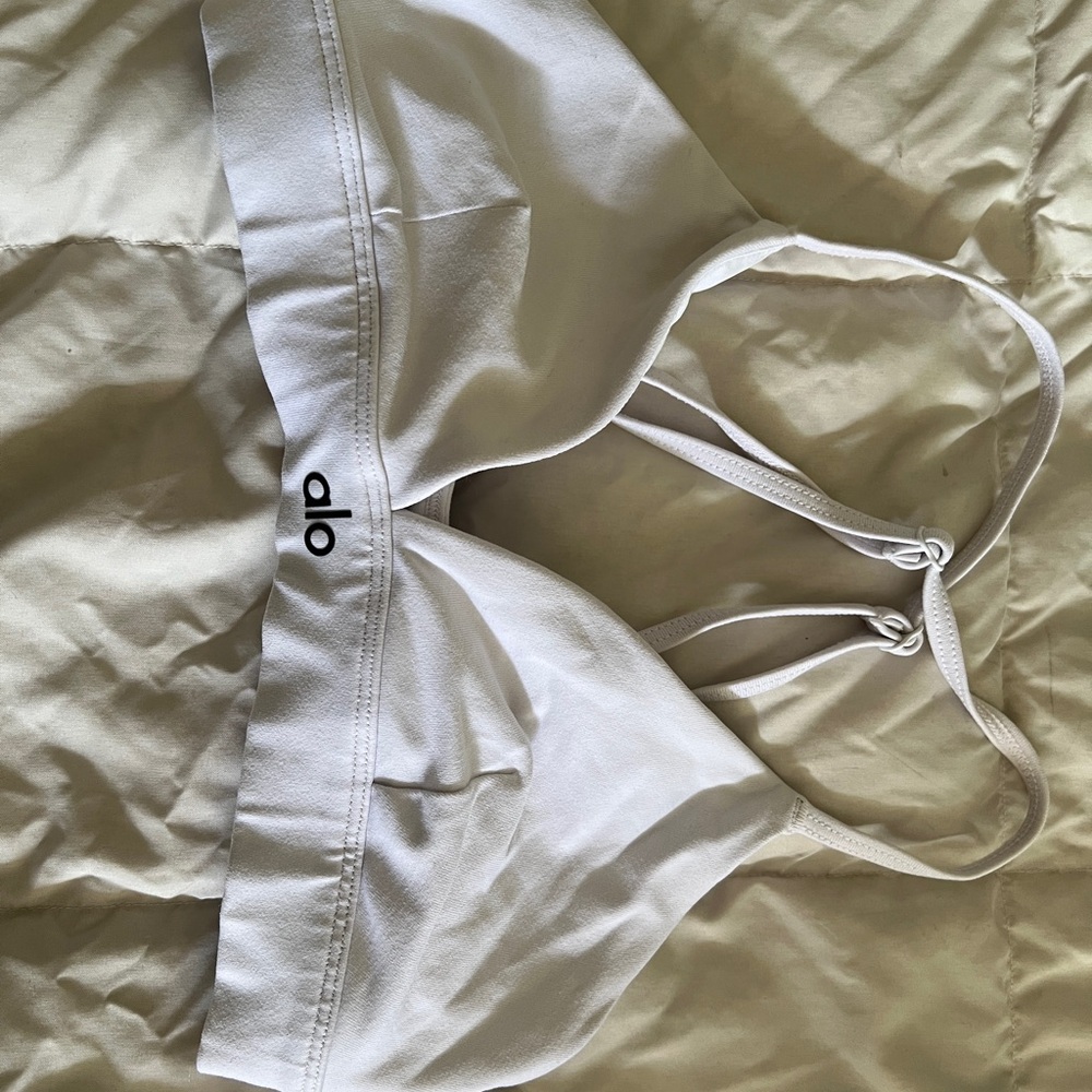 ALO Yoga Cream Strappy Sports Bra
